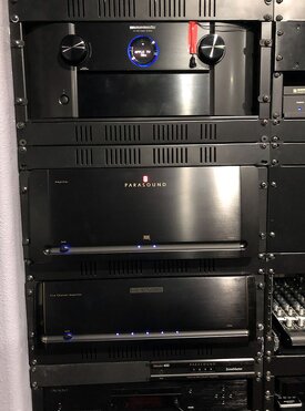 Amps 011_ in Rack.jpg Amps 011_ in Rack.jpg