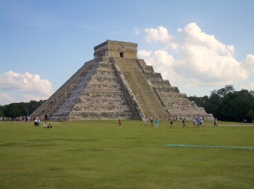 Chichen Itza 12-30-06.JPG