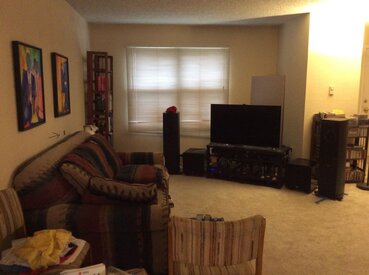 Left living room - 3.JPG