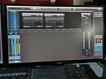 Balalnced Daw levels, mixer, ipad and phone 85db.jpg