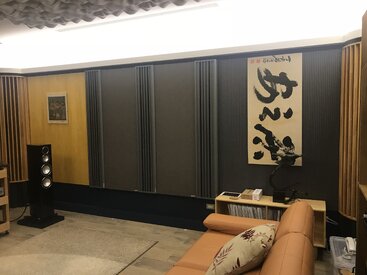room right.jpg
