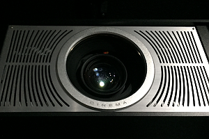 Wolf Cinema TXF-5000