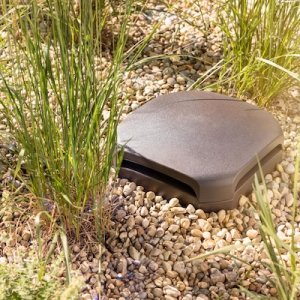 Web Ready-Klipsch-Courtyard-Lifestyle-07-LAS.jpg
