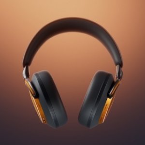 B&W - Px8 S2 McLaren Edition - Beauty 2 - 16x9.jpg