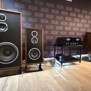 KLH Model Four Debut