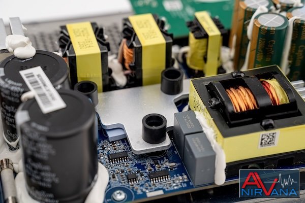 5000_revolution_amp_detail_3-1.jpg