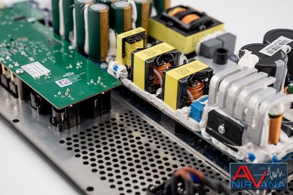 5000_revolution_amp_detail_4-1.jpg