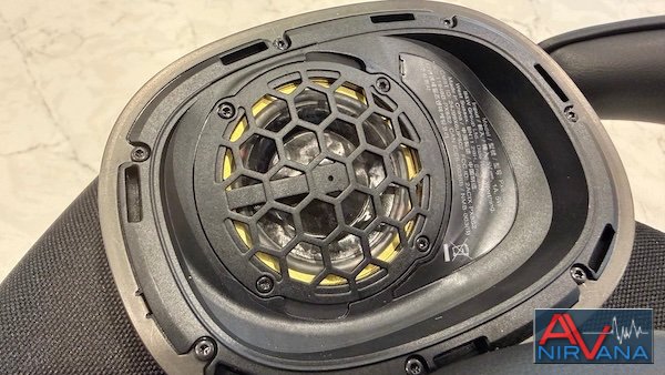 bowers & wilkins Px8 S2 Review