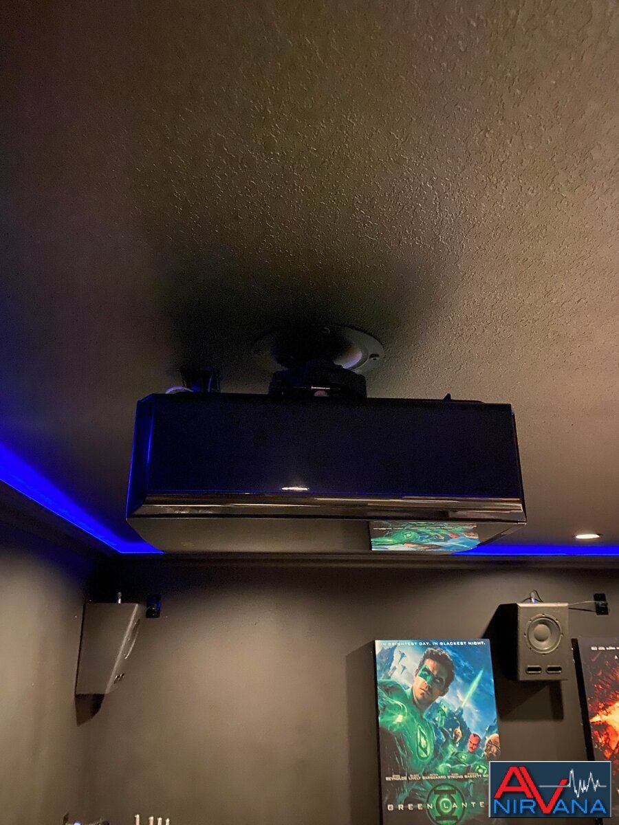 projector_50239359772_o.jpg