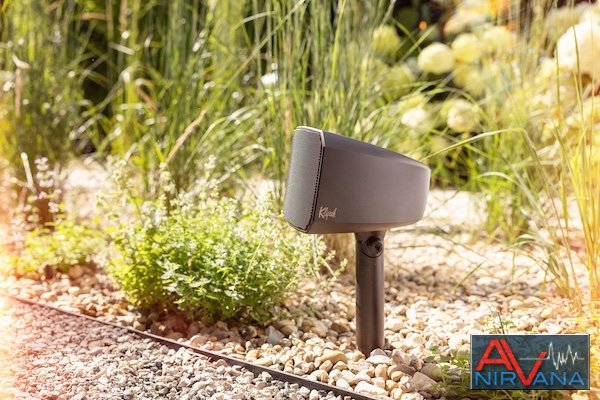 Web Ready-Klipsch-Courtyard-Lifestyle-05-LAS.jpg